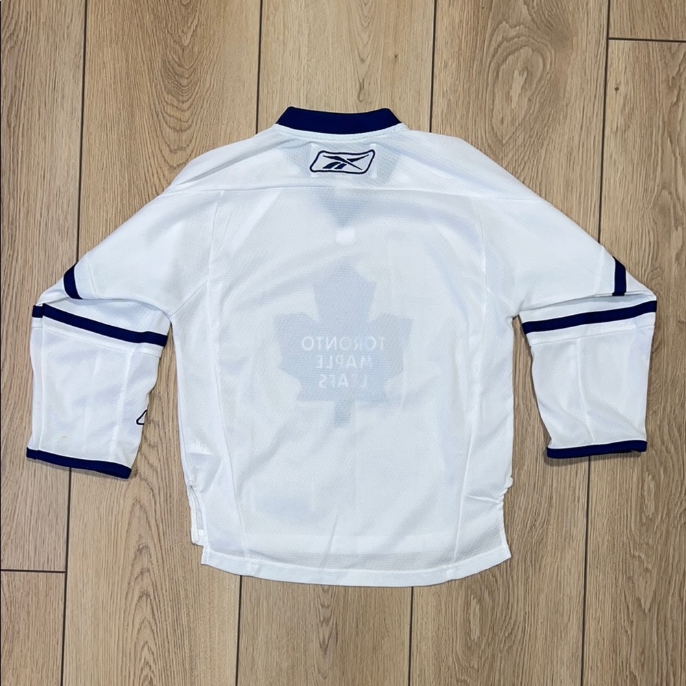 Reebok White and Blue Kids Toronto Maple Leafs Jersey (EUC) - Picture 3 of 6